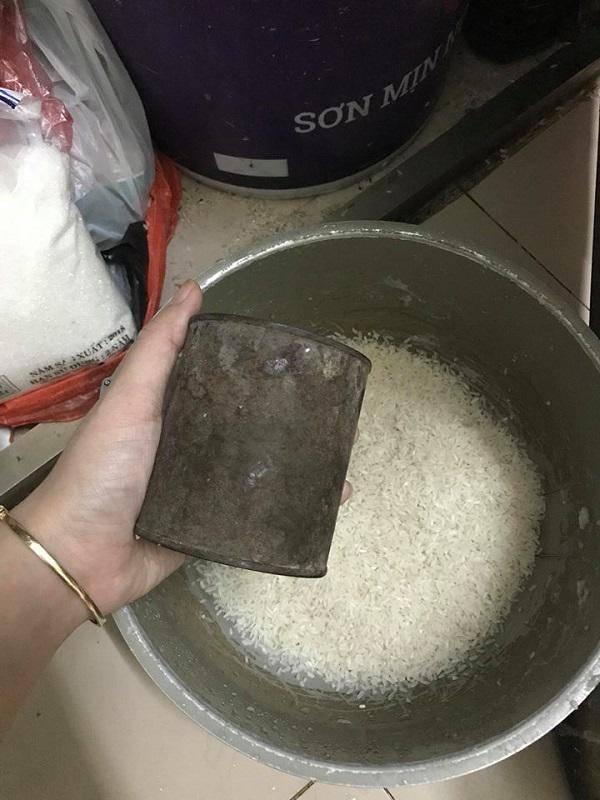 Cái lon đong gạo