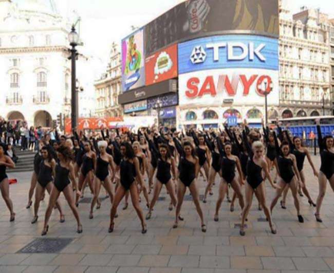 Flashmob nóng bỏng theo phong cách Beyonce