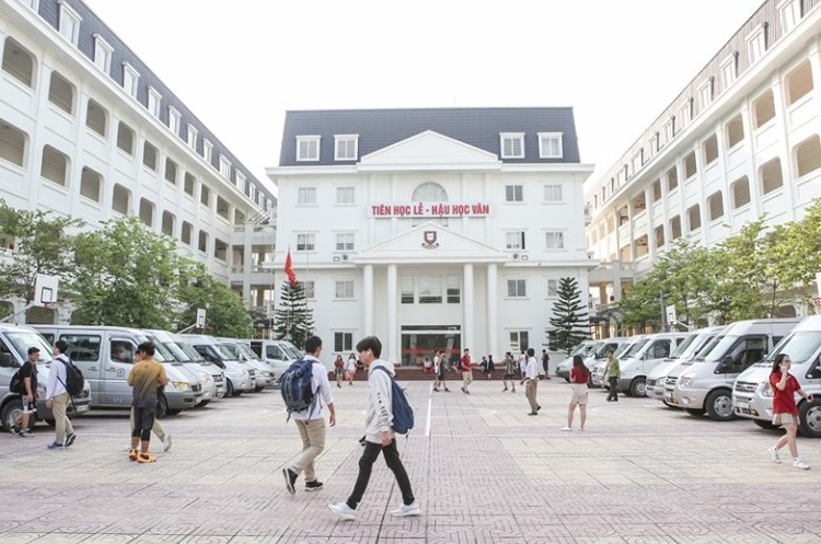 Học phí lớp 10 trường không chuyên thuộc đại học ở Hà Nội - VnExpress