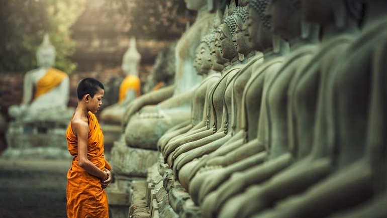 Khảo về quan điểm "Phật tại Tăng trung" và "Phật bất tại Tăng trung" thời  kỳ Phật giáo bộ phái | Giác Ngộ Online