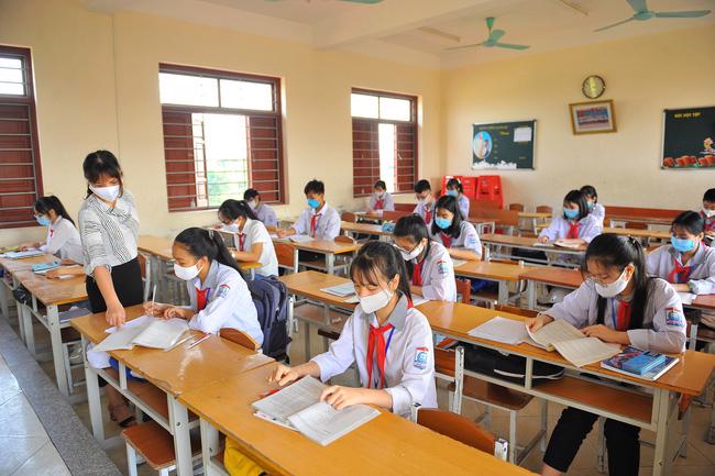 Học sinh nhiều địa phương đồng loạt trở lại trường học trực tiếp sau Tết Nguyên đán - Nhịp sống kinh tế Việt Nam & Thế giới